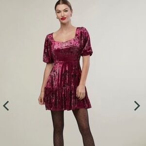 Beautiful Rachel Parcell velvet Mini Dress 💕